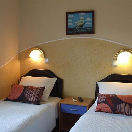 Apartments Pod Lozom With Seaview Petrovac Quarto foto