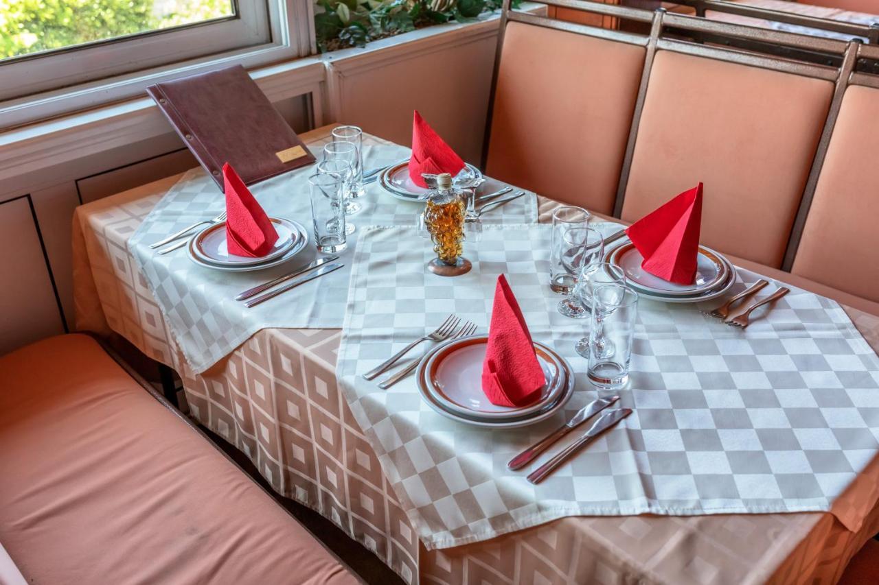 Apartments Pod Lozom With Seaview Petrovac Exterior foto