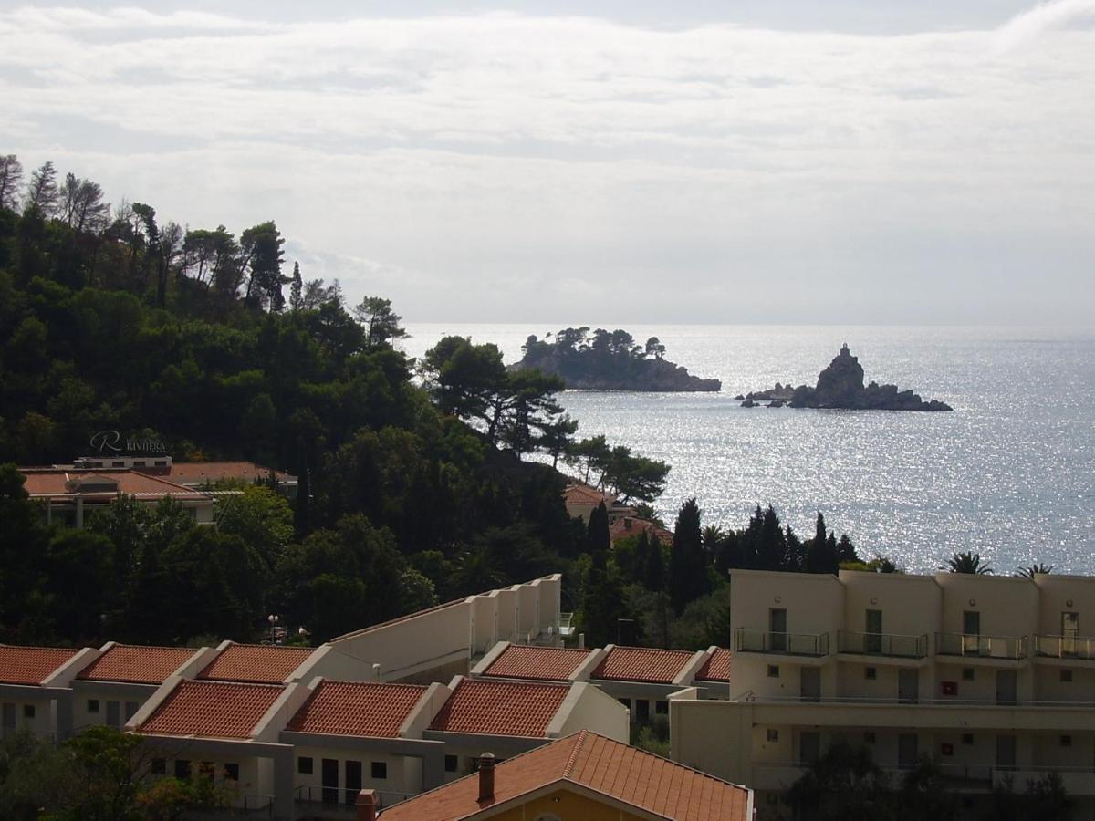 Apartments Pod Lozom With Seaview Petrovac Quarto foto