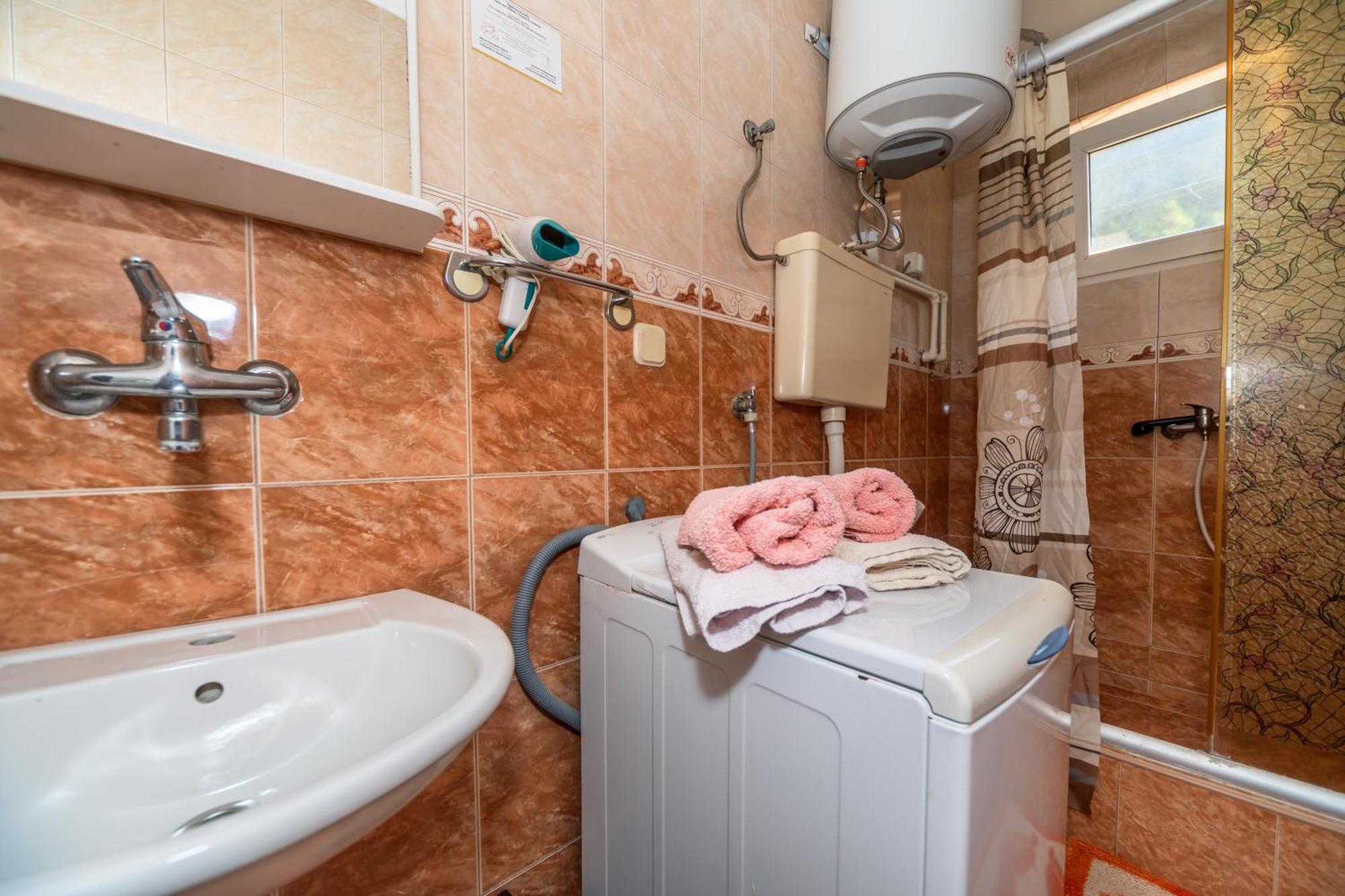 Apartments Pod Lozom With Seaview Petrovac Quarto foto