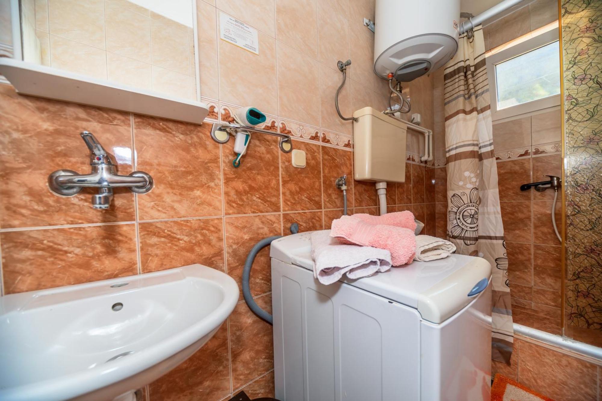 Apartments Pod Lozom With Seaview Petrovac Quarto foto