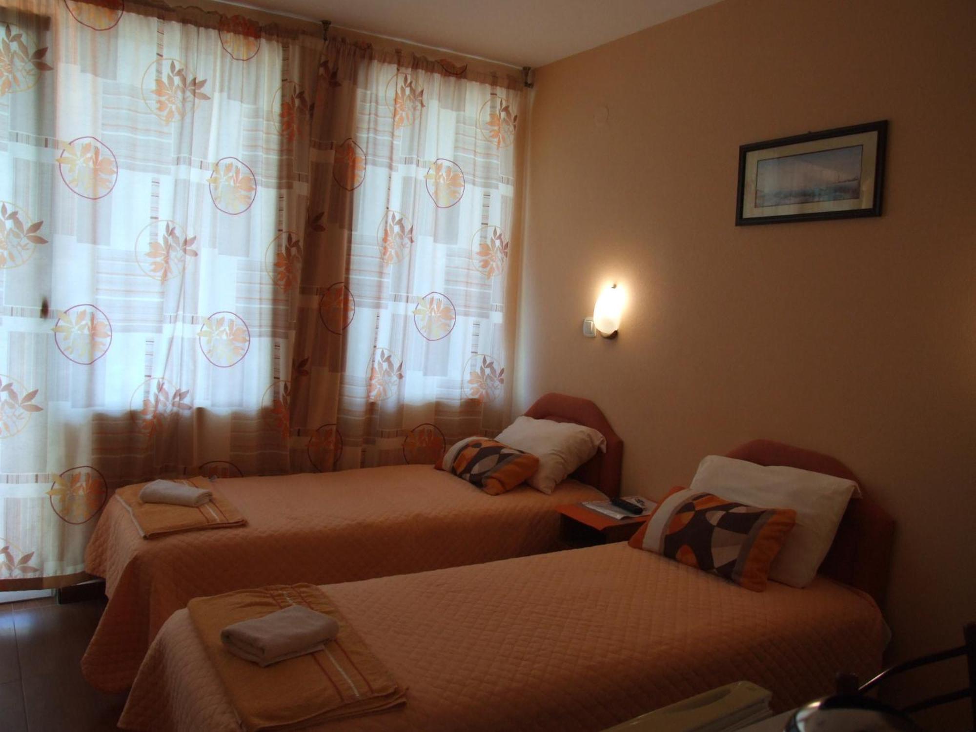 Apartments Pod Lozom With Seaview Petrovac Quarto foto